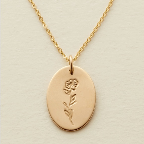 Minimalist Boho Floral Family Oval Gift Necklace - Picture 7 of 16